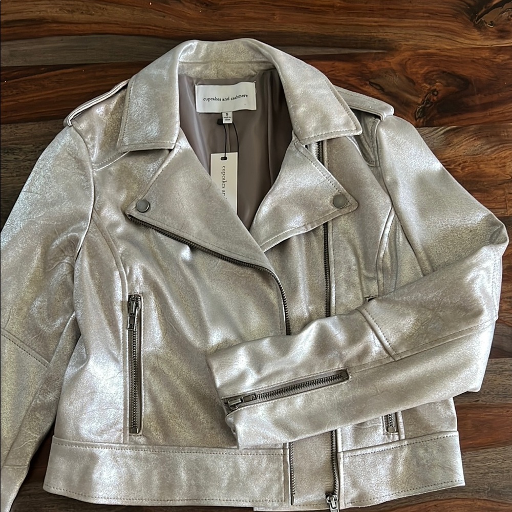 Cupcakes and Cashmere Silver Metallic Jacket